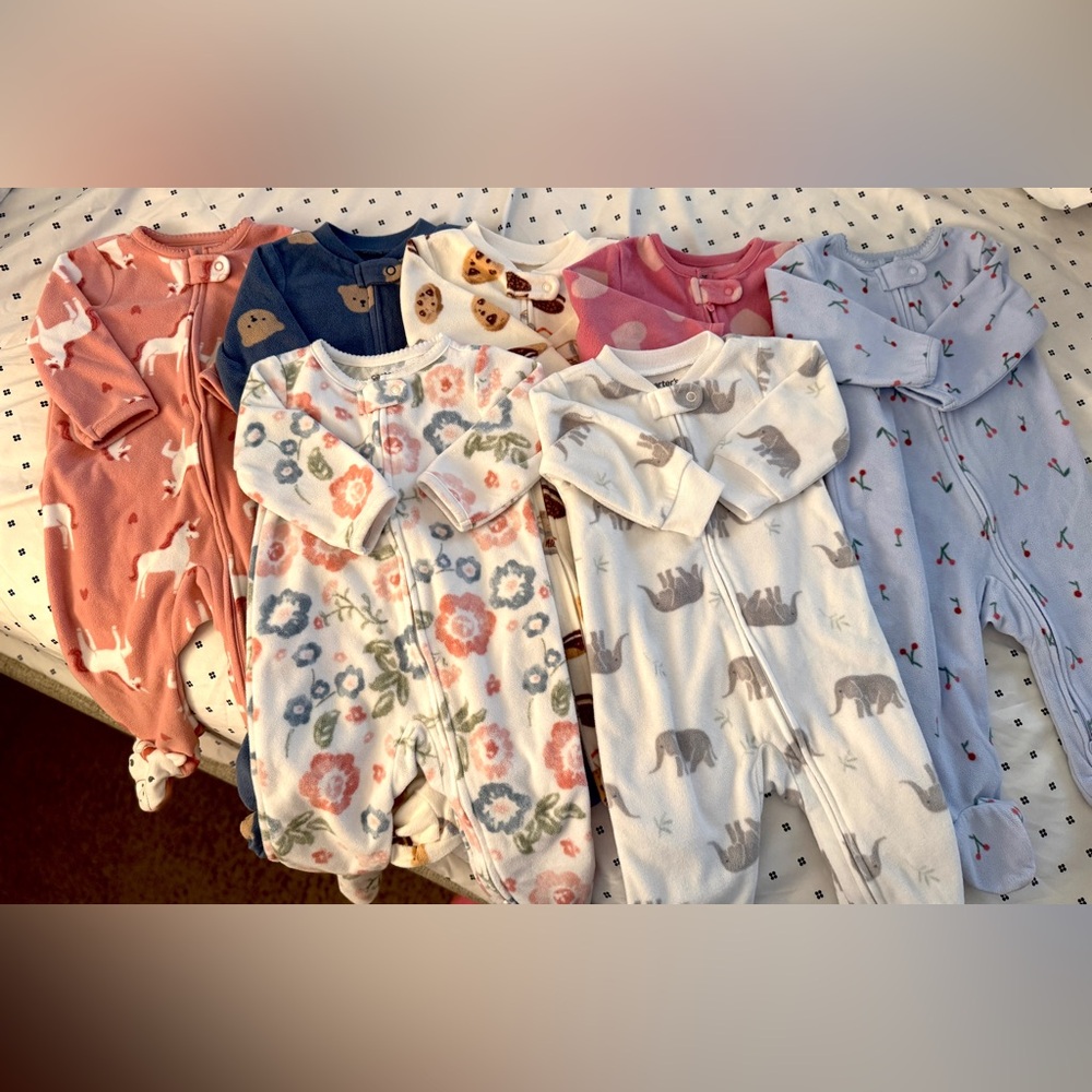 Lot of 7 Carter's Baby Pajamas (3/6M) 🩷